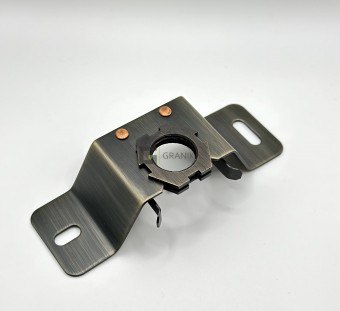 Кронштейн для крепления на дереве