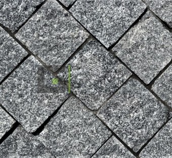 Брусчатка гранитная пилено-колотая Black Flower